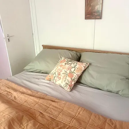 Rege 32 Vendeghaz * Szántód